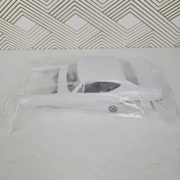 Revell 07662 1968 ChevyTM ChevelleTM SSTM 396 1:25 Scale Model Kit PARTIAL COMP - Picture 4 of 11